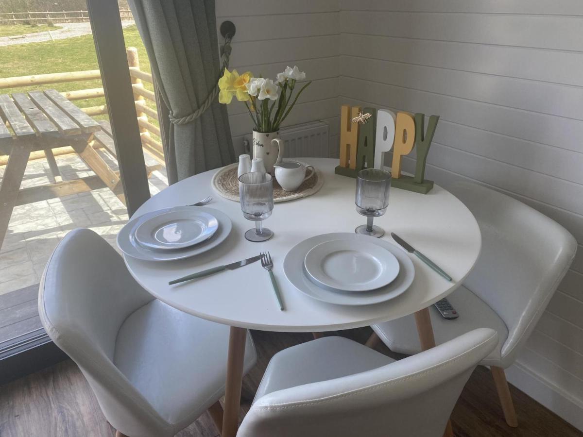 1-Bed Pod Cabin In Beautiful Surroundings Wrexham Kültér fotó